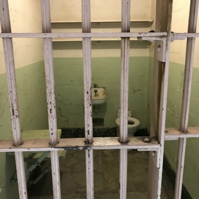 prision celda alcatraz.jpg